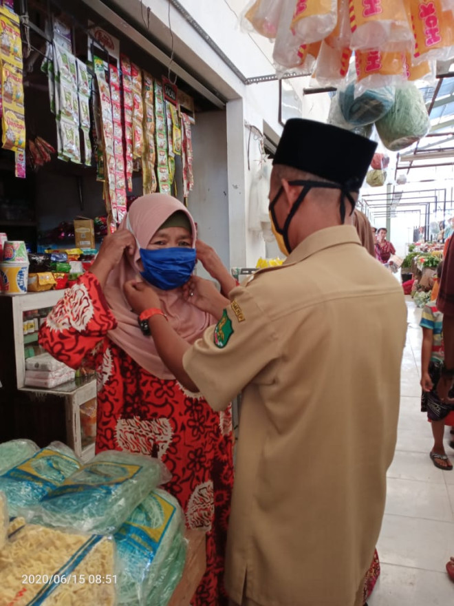 Bagi Bagi Masker